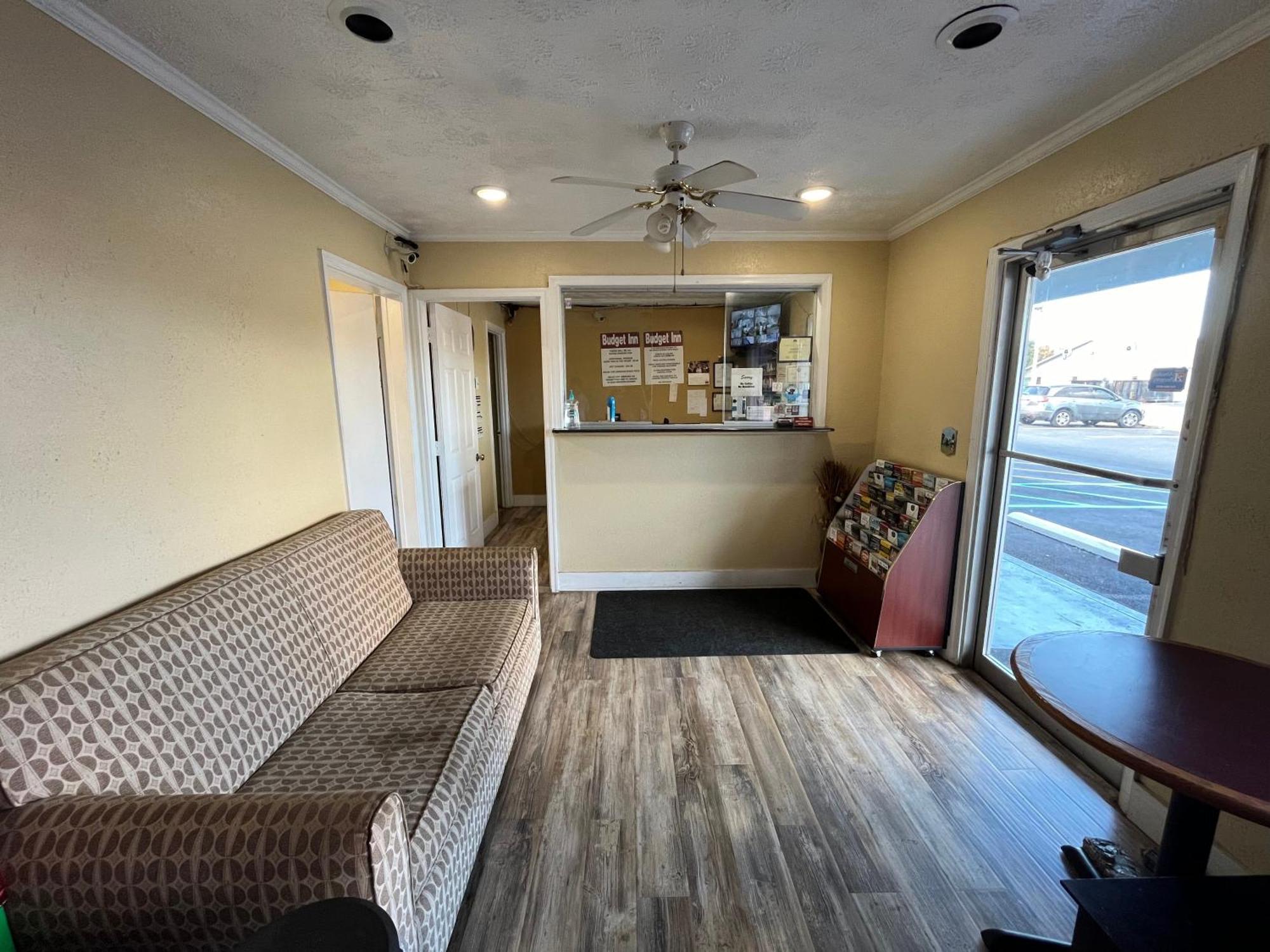 Budget Inn By Oyo Nassawadox Hwy 13 エクステリア 写真